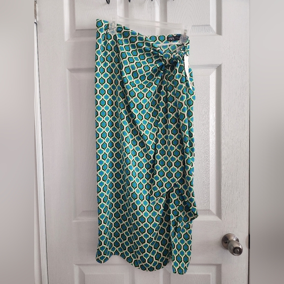 Zara Skirt - Picture 12 of 12